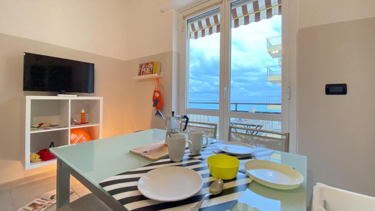 Babyaccommodation Family Experience IV Pietra Ligure Esterno foto