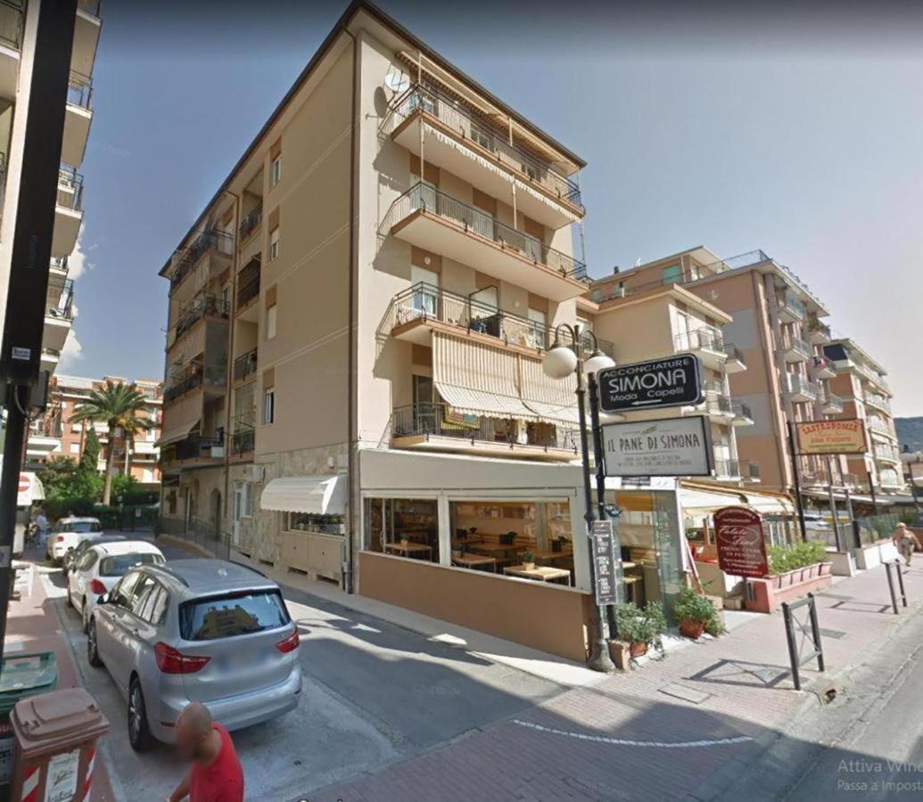 Babyaccommodation Family Experience IV Pietra Ligure Esterno foto